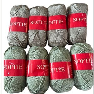 SOFTIE ⭐️ YARN BUNDLE ASIS